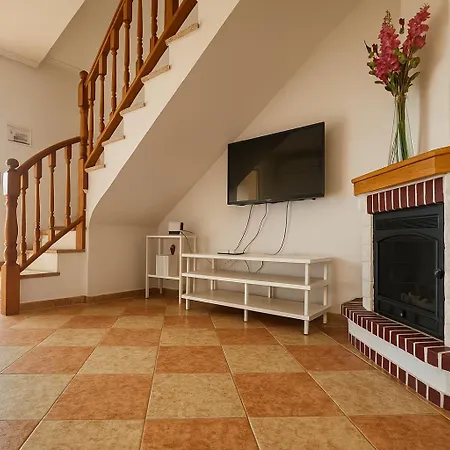 Casa Fuente Leon بيت للعطل تورّيفيِخا