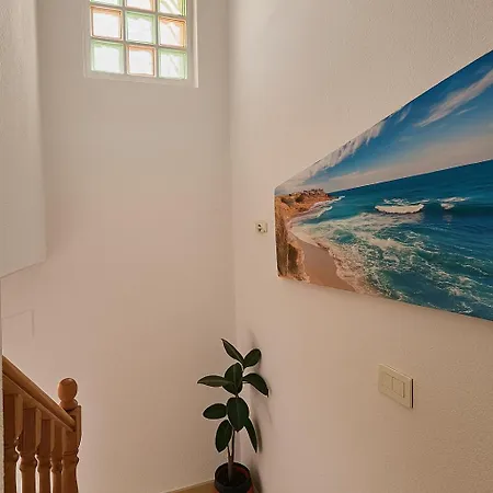 Casa Fuente Leon بيت للعطل *